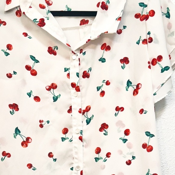 Sienna sky button up cherry print top size L - Picture 3 of 5